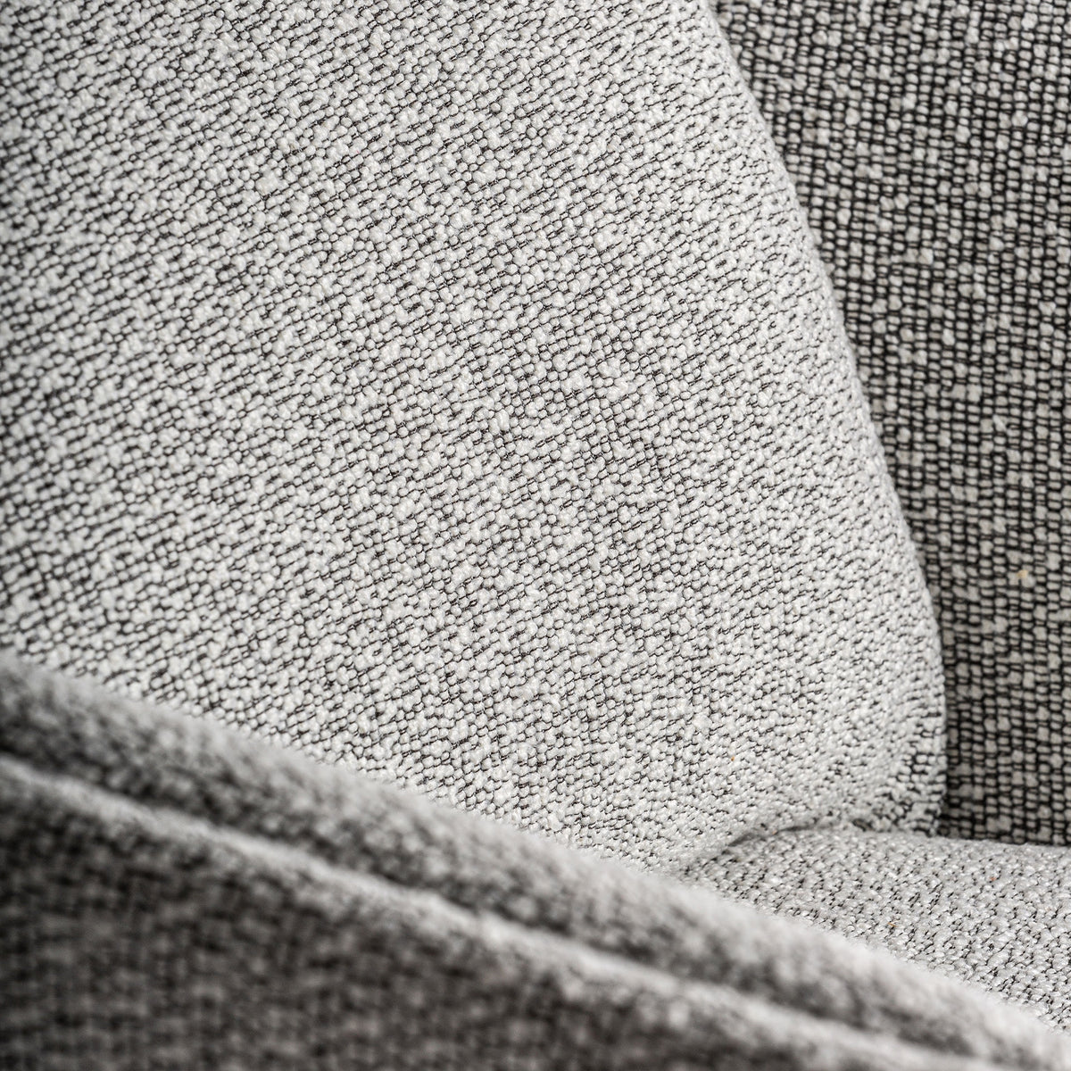 Sillón amplio tapizado gris Cala Martina