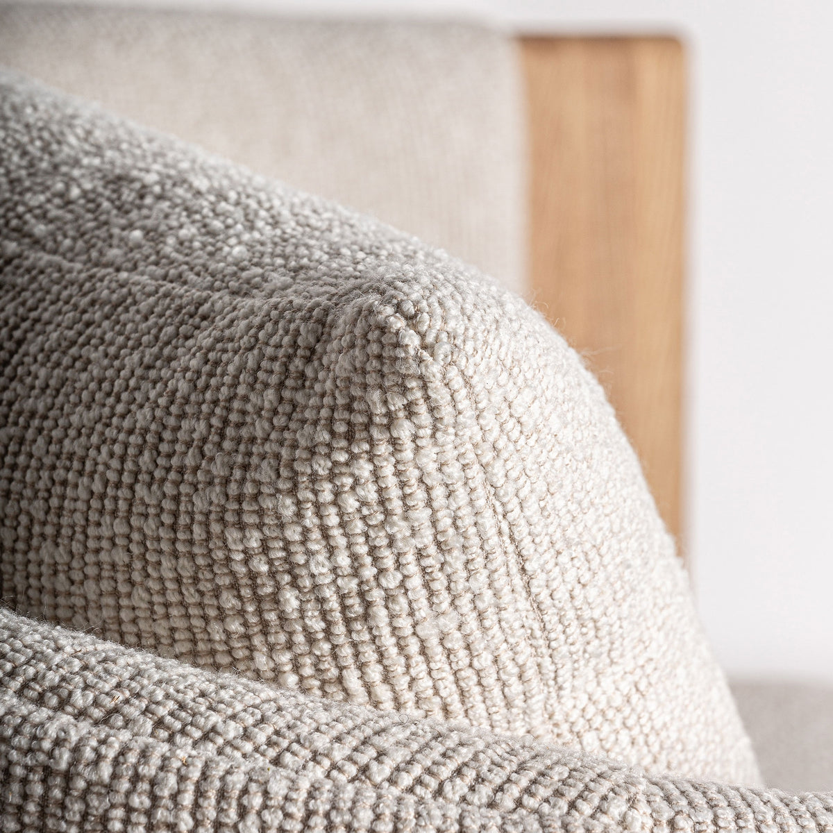 Sillón amplio tapizado marrón Cala Martina