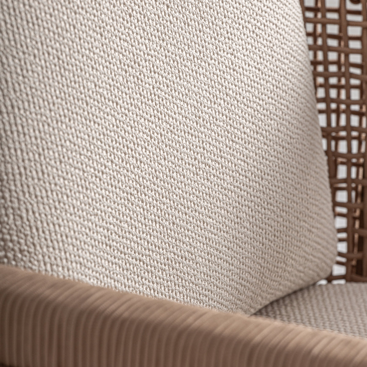 Sillón bajo de teca reciclada y trenzado blanco Cala Codolar