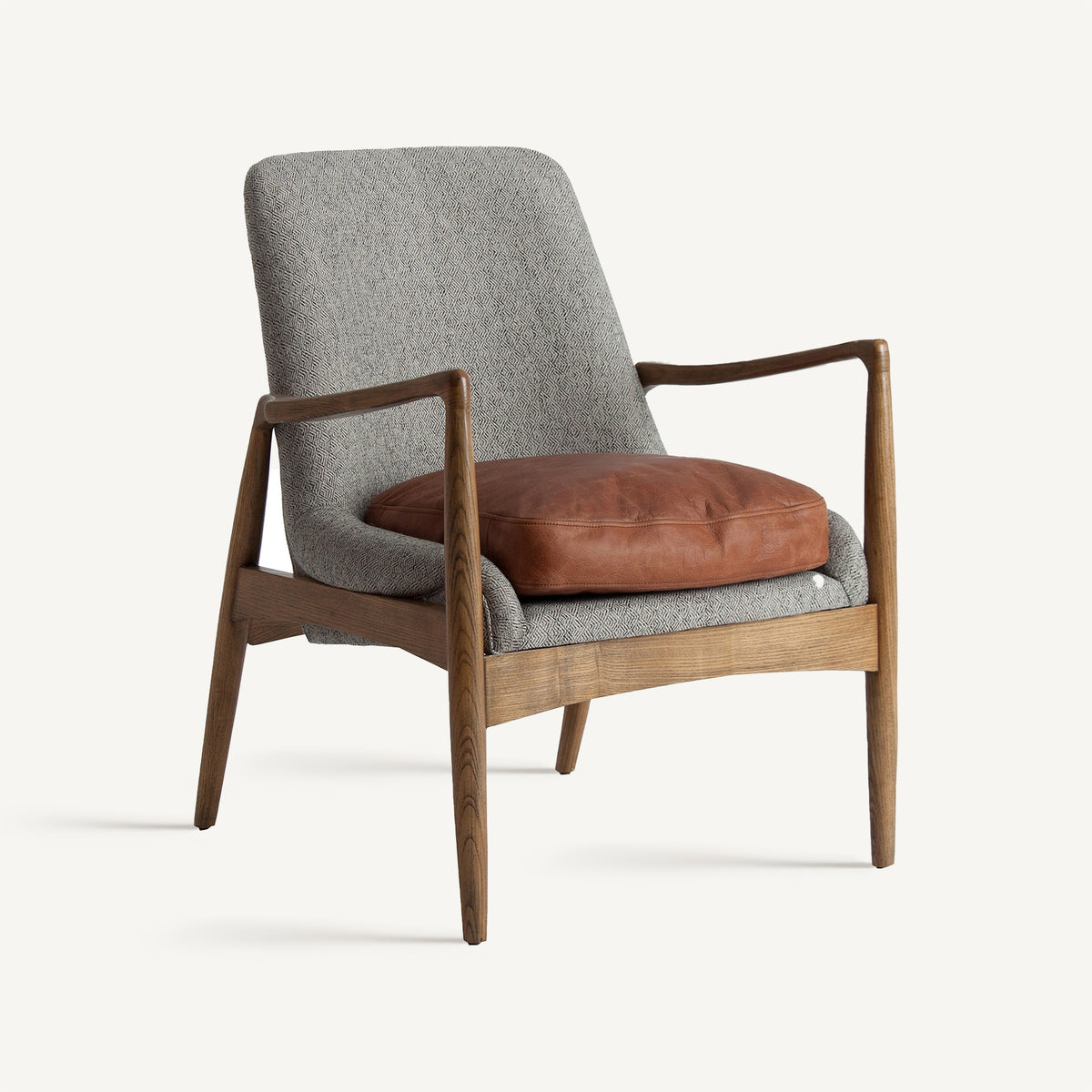 Sillón de abeto y cuero Es Canar