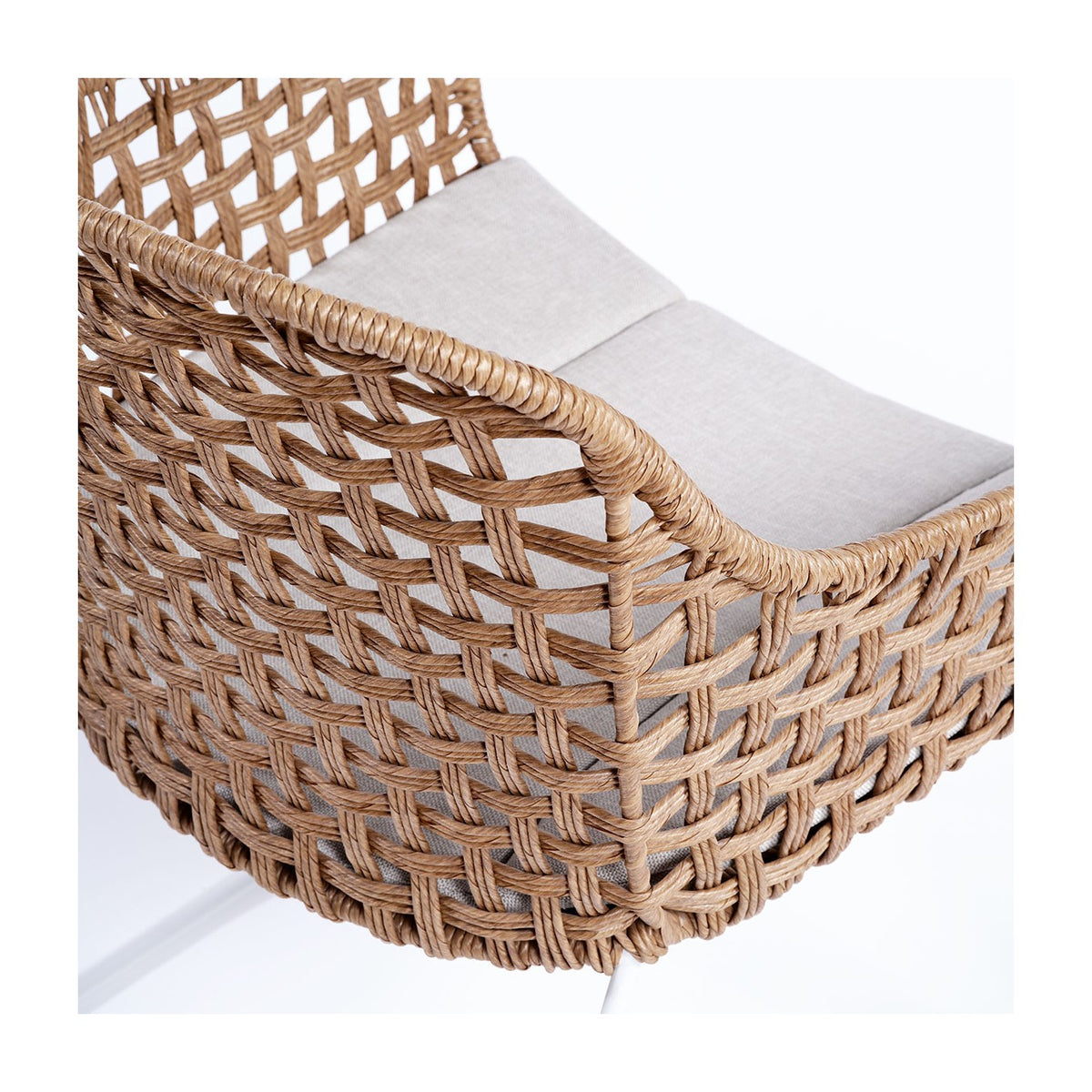 Sillón de exterior de ratán tostado y cojín gris Anafi