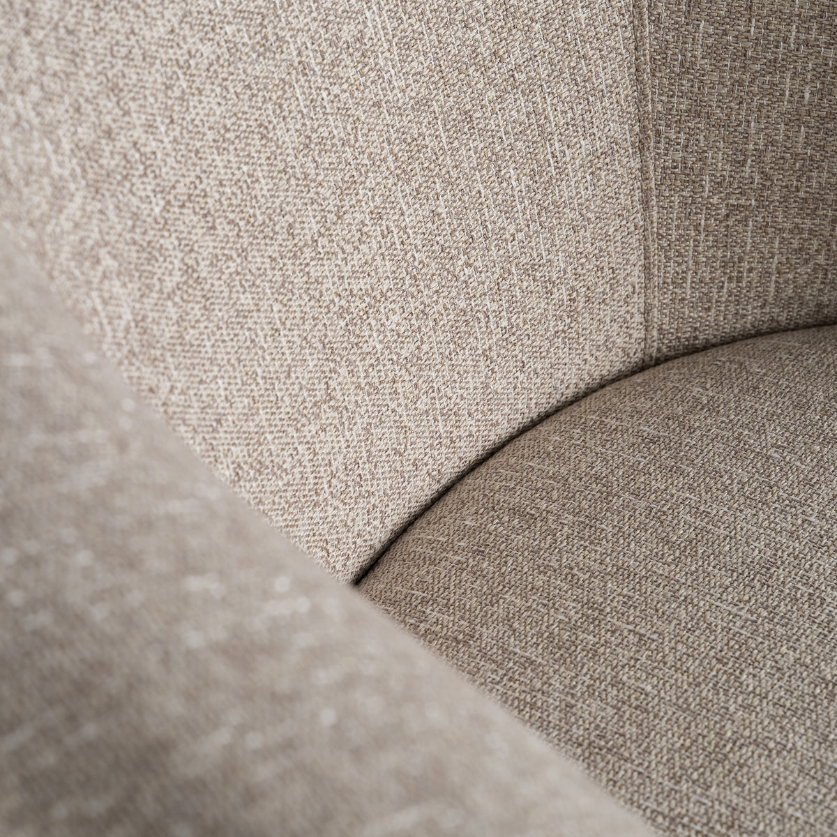 Sillón de fresno natural tapizado topo Sa Talaia