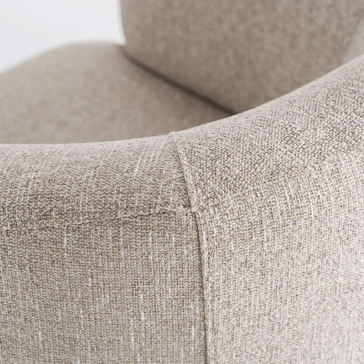 Sillón de fresno natural tapizado topo Sa Talaia