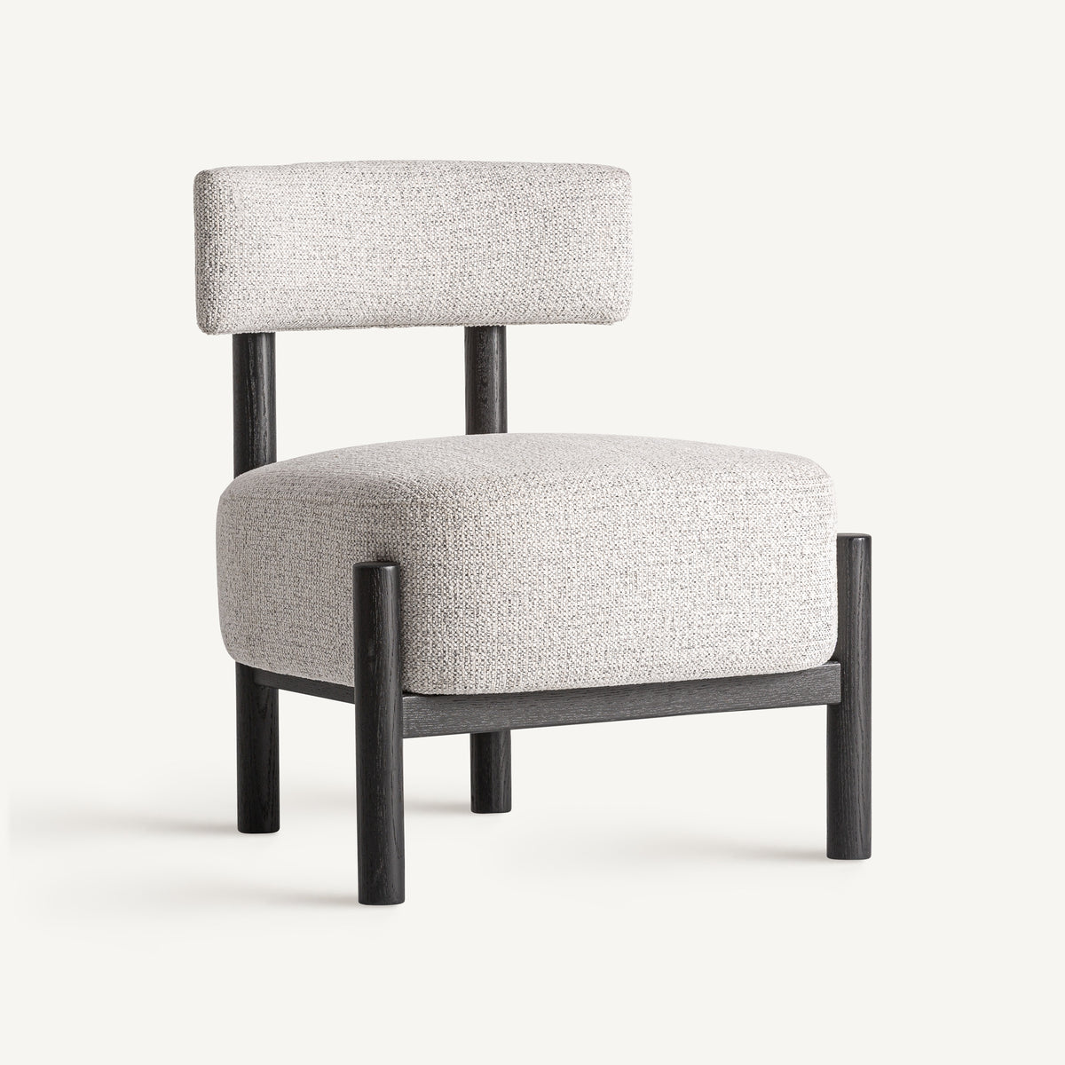 Sillón de fresno negro y tapizado blanco roto Silba