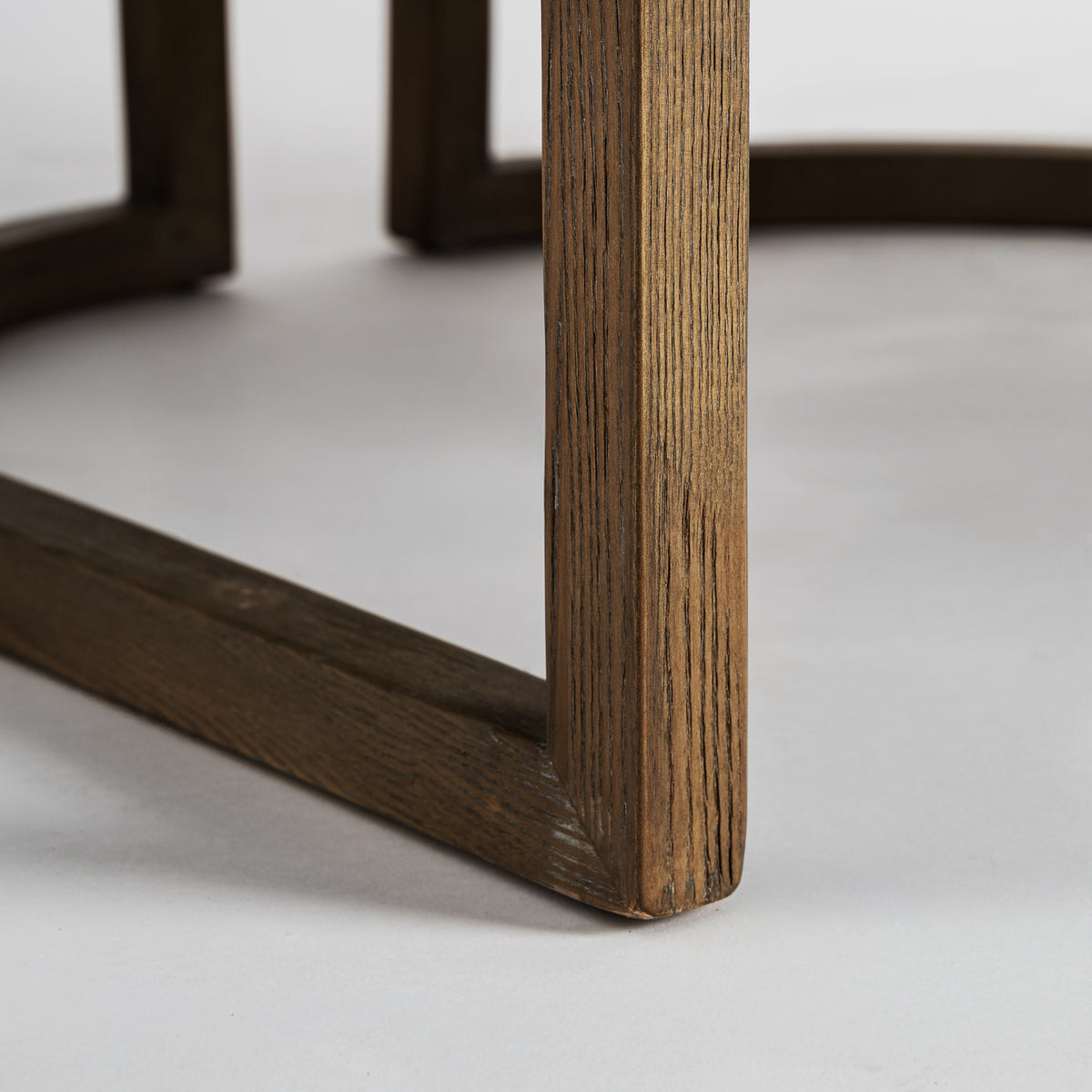 Sillón de fresno tapizado beige Cala Gració