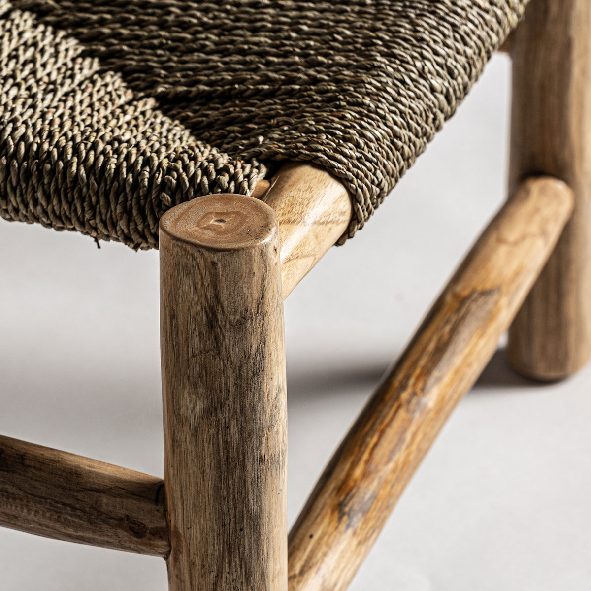 Sillón de rafia y teca Qawra