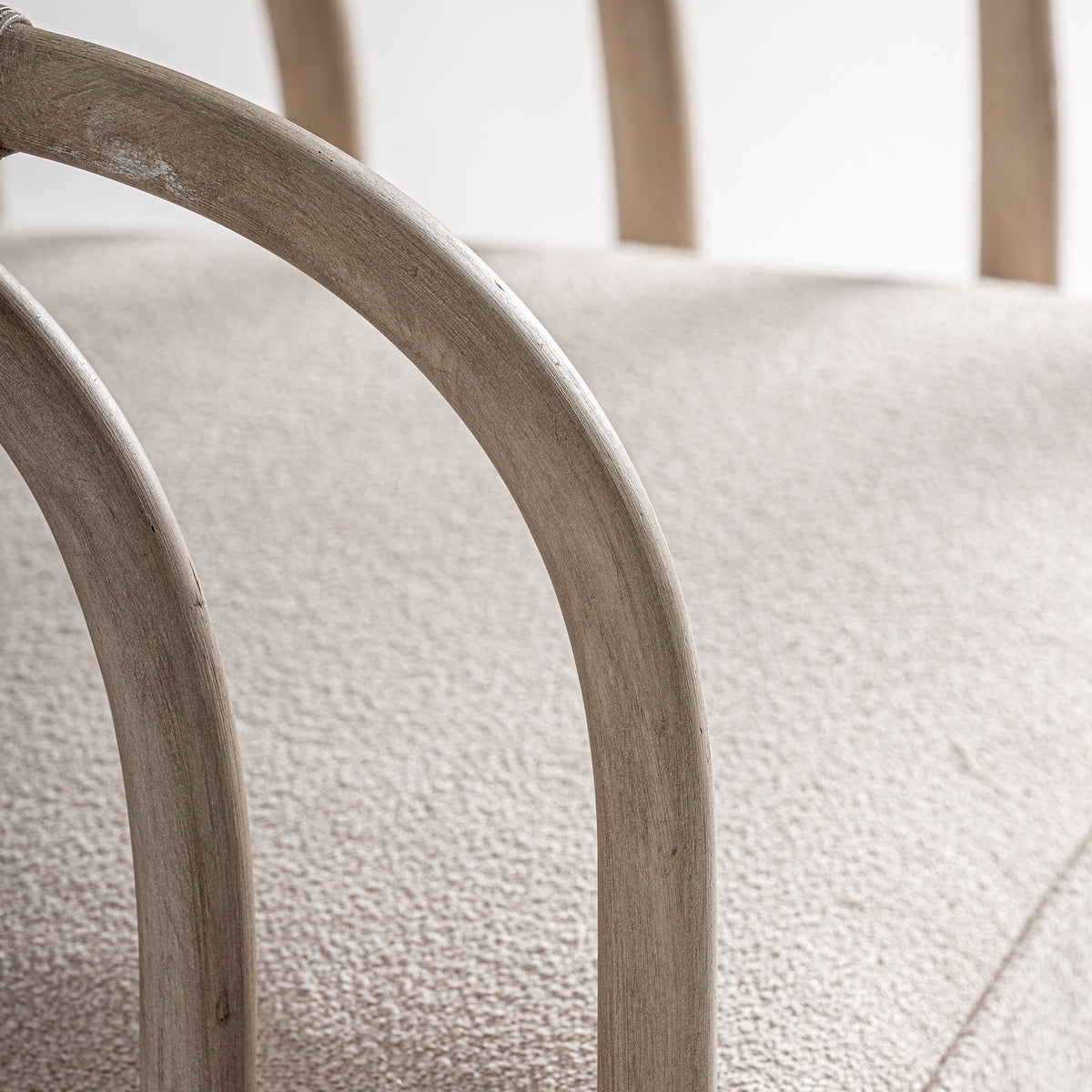 Sillón de ratán tapizado beige Cala Boix
