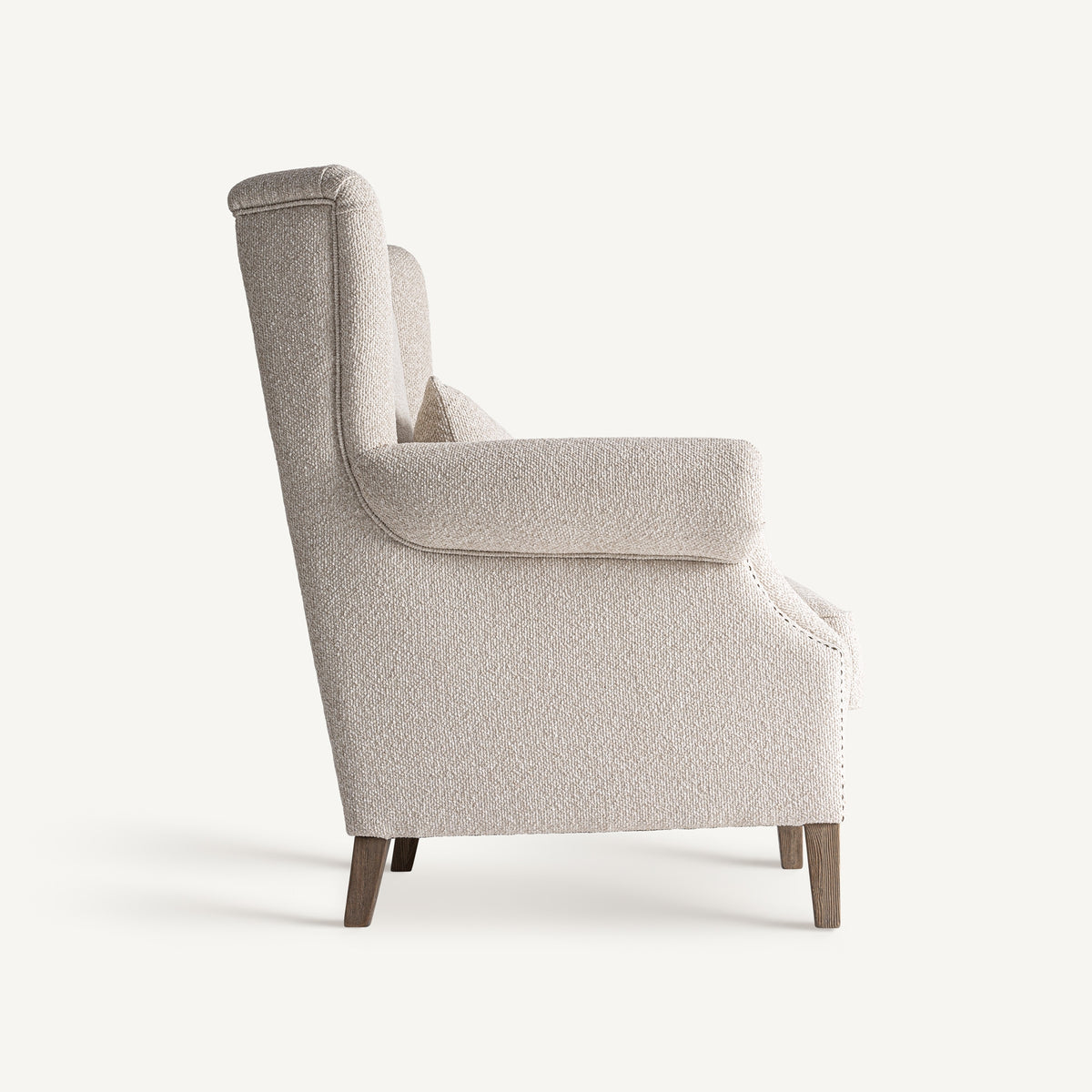 Sillón de respaldo alto de fresno y crema Aigües Blanques