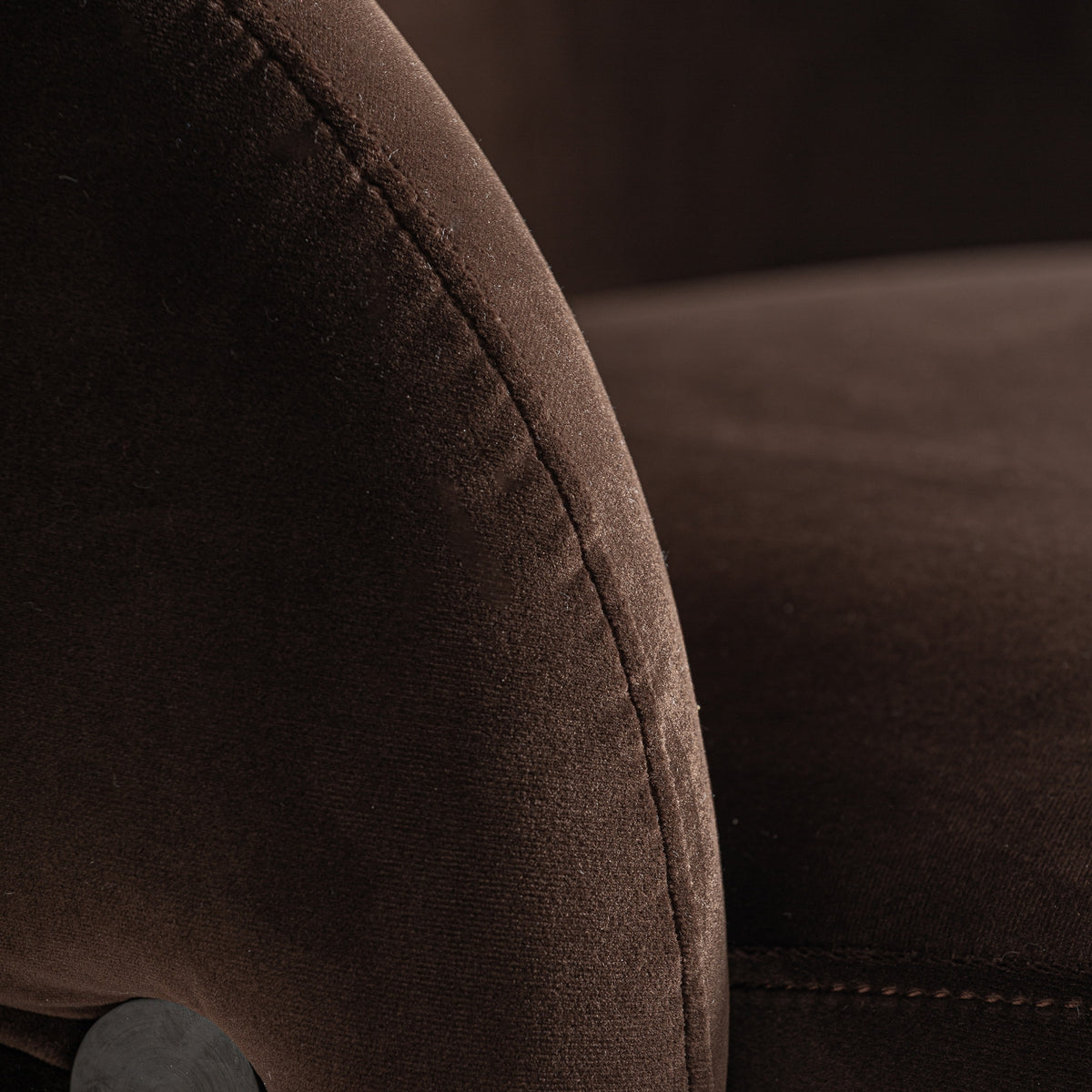 Sillón de terciopelo chocolate Cala Escondida