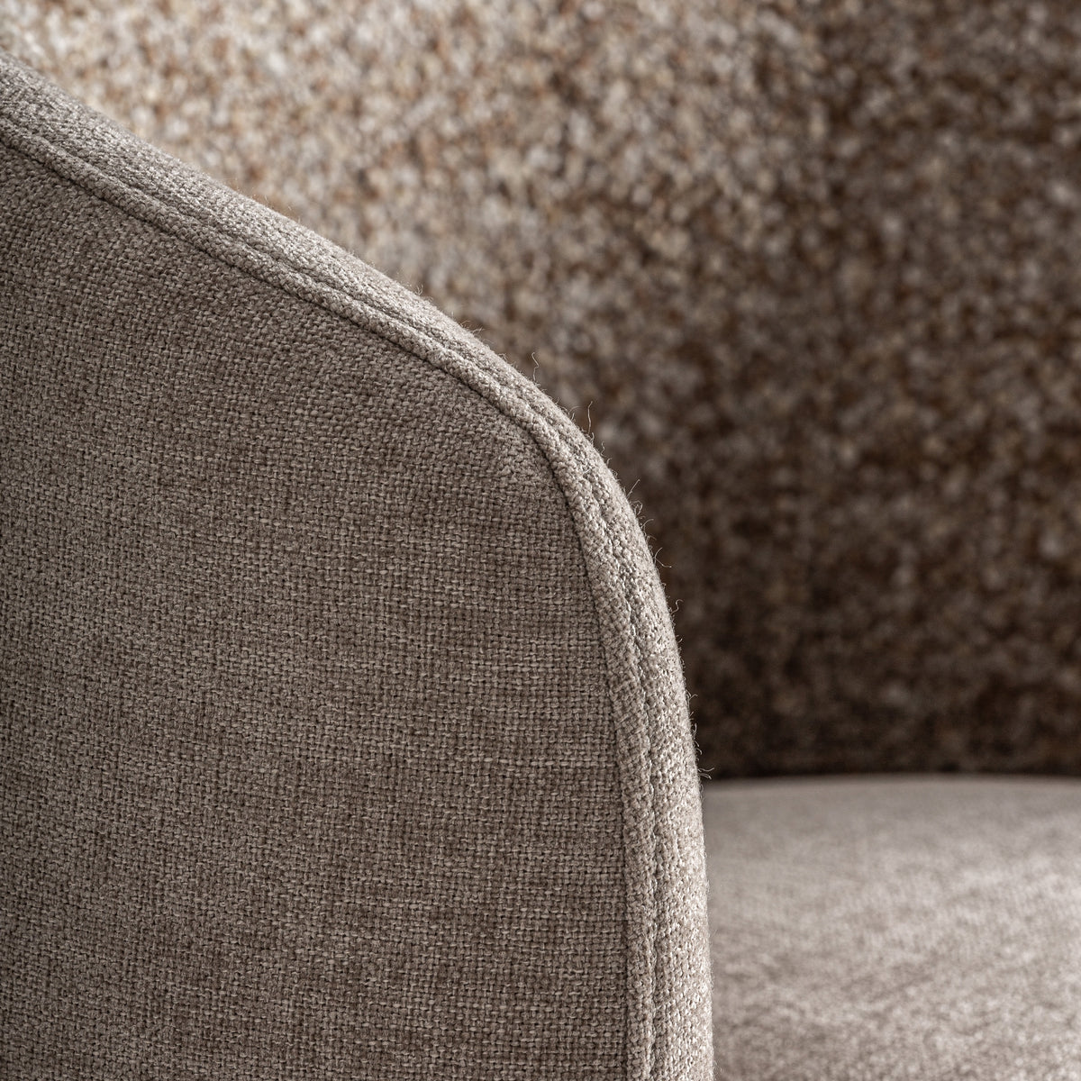 Sillón giratorio de chenilla beige Sant Miquel