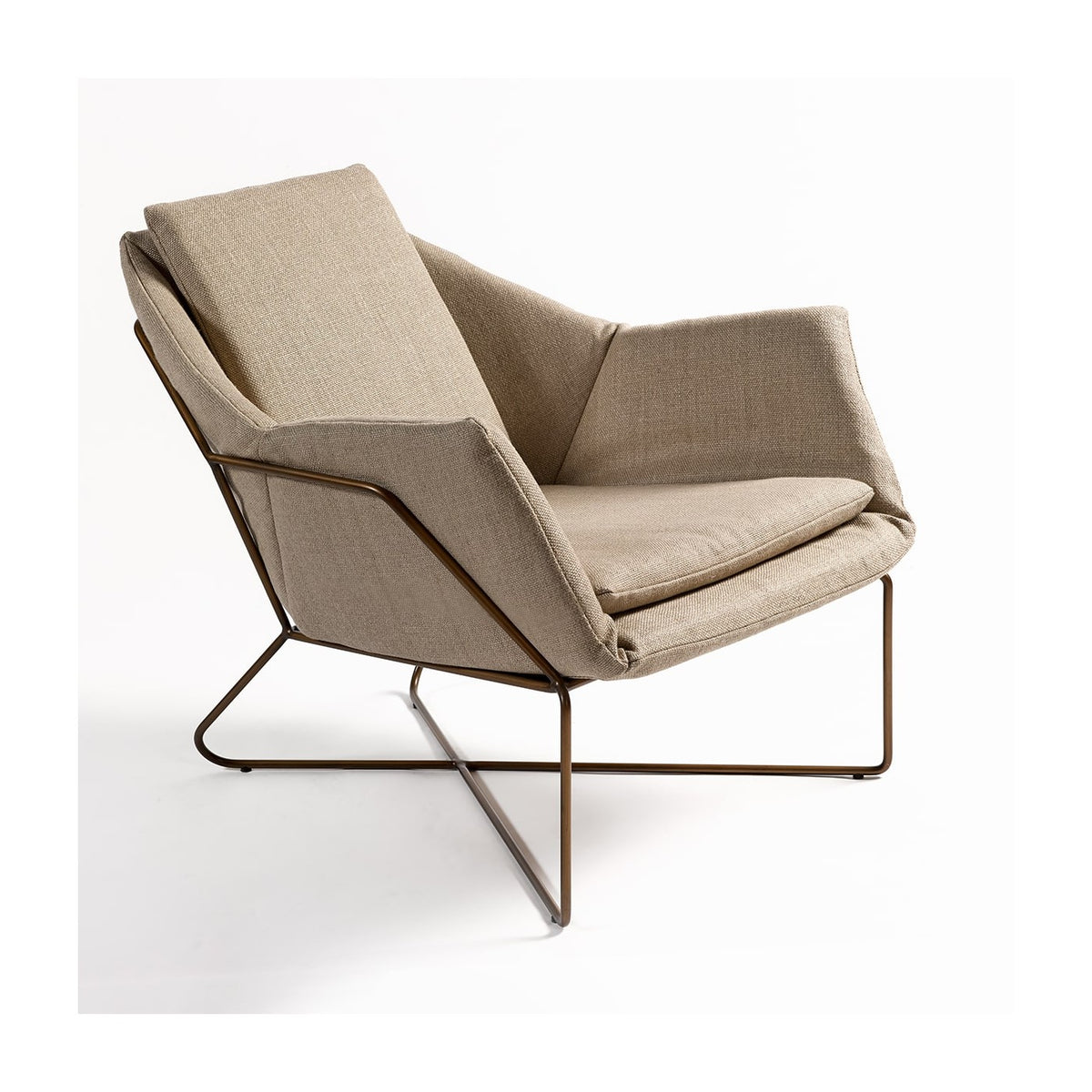 Sillón de lino y metal dorado Roque