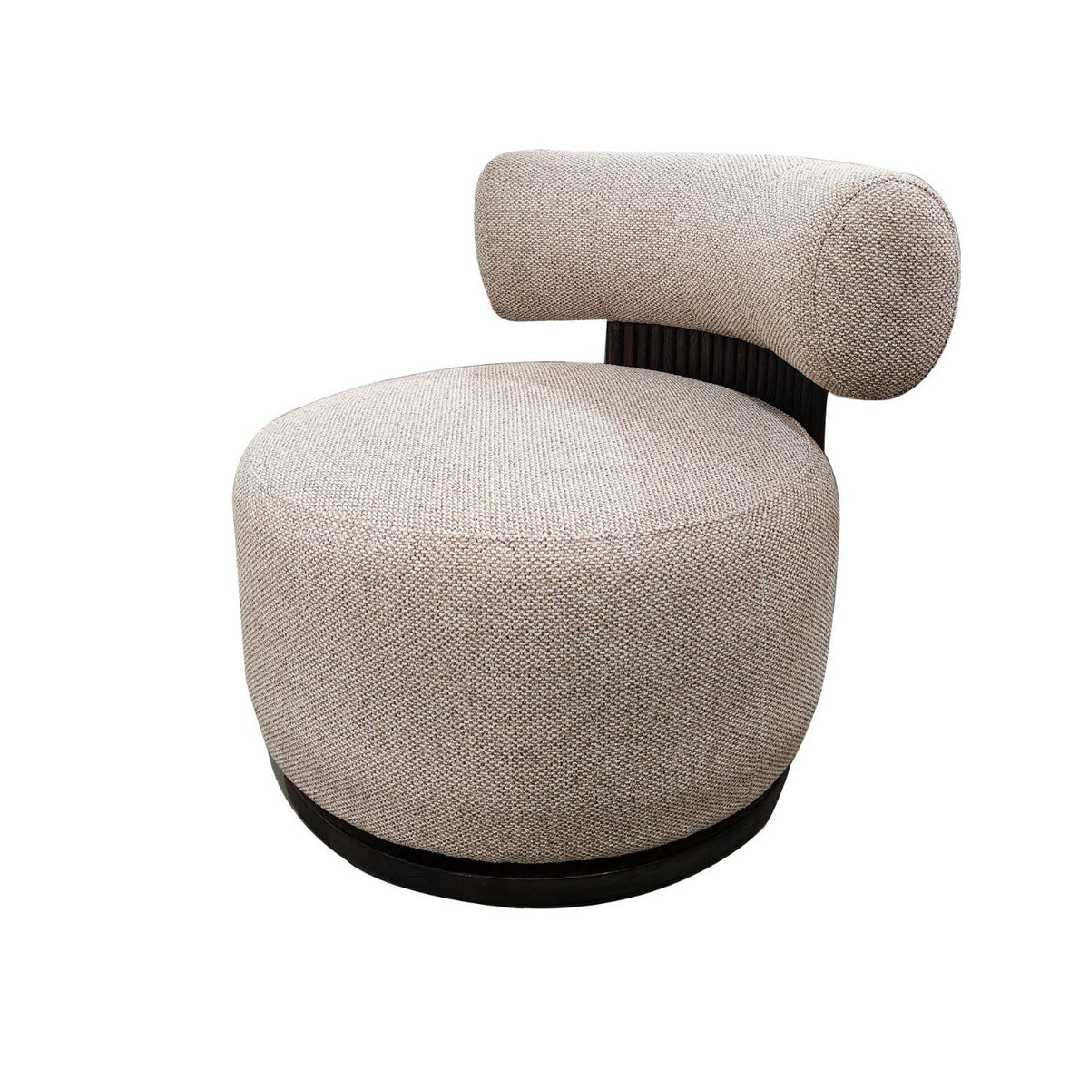 Sillón escultórico cilíndrico beige cálido Torla