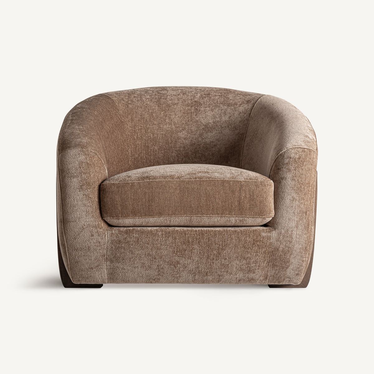 Sillón tapizado marrón con estructura de roble Dorgali