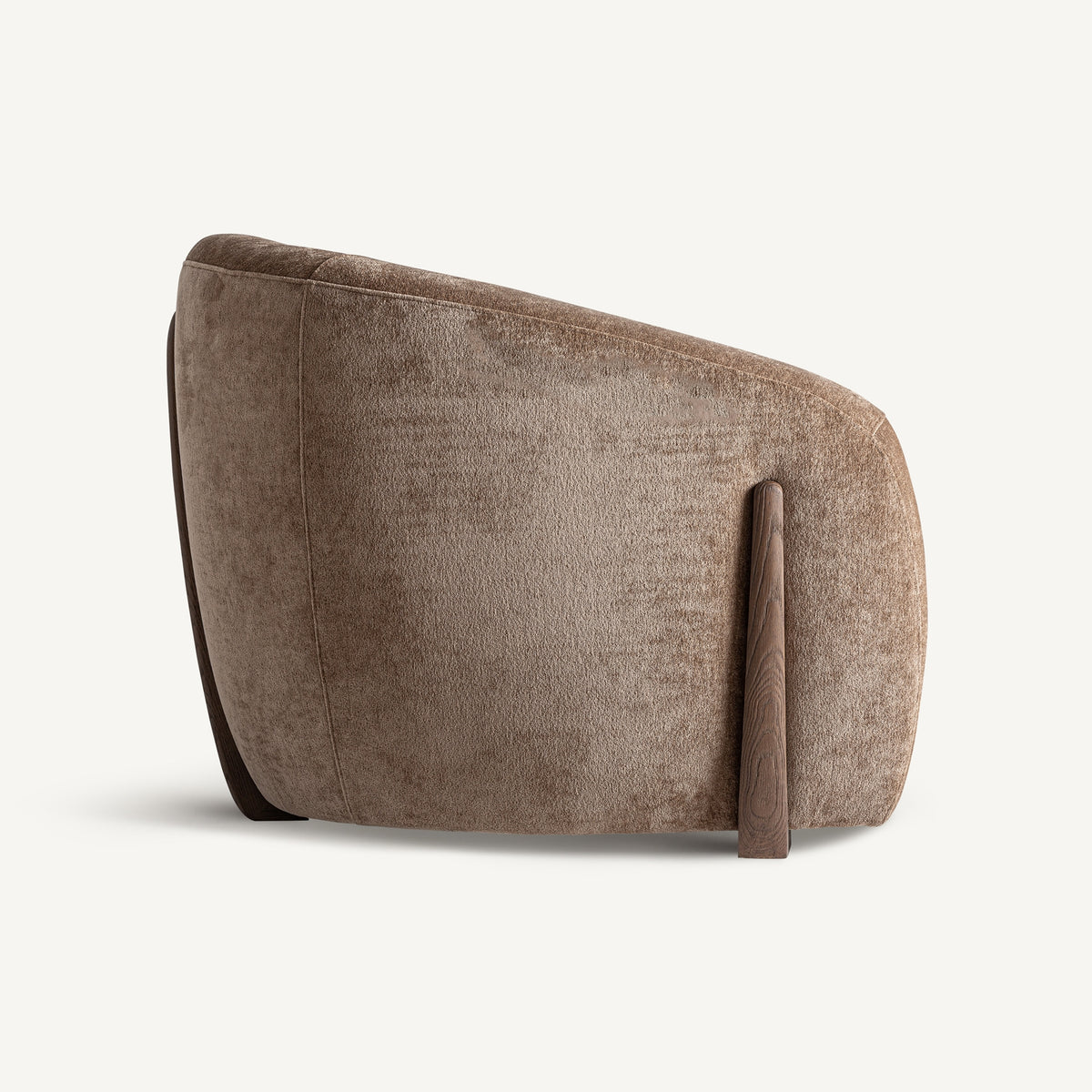 Sillón tapizado marrón con estructura de roble Dorgali