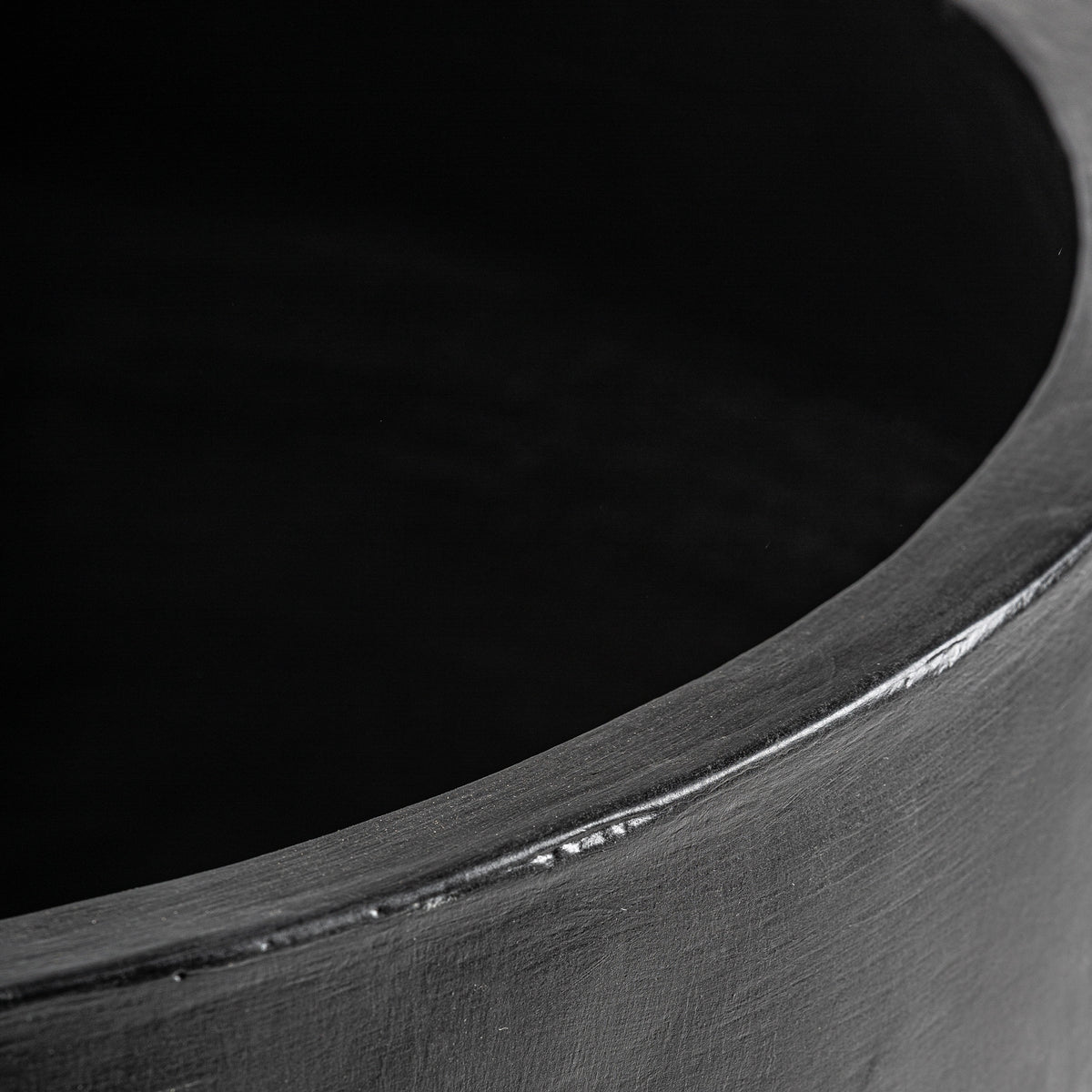 Tinaja de hormigón negro Marseillan