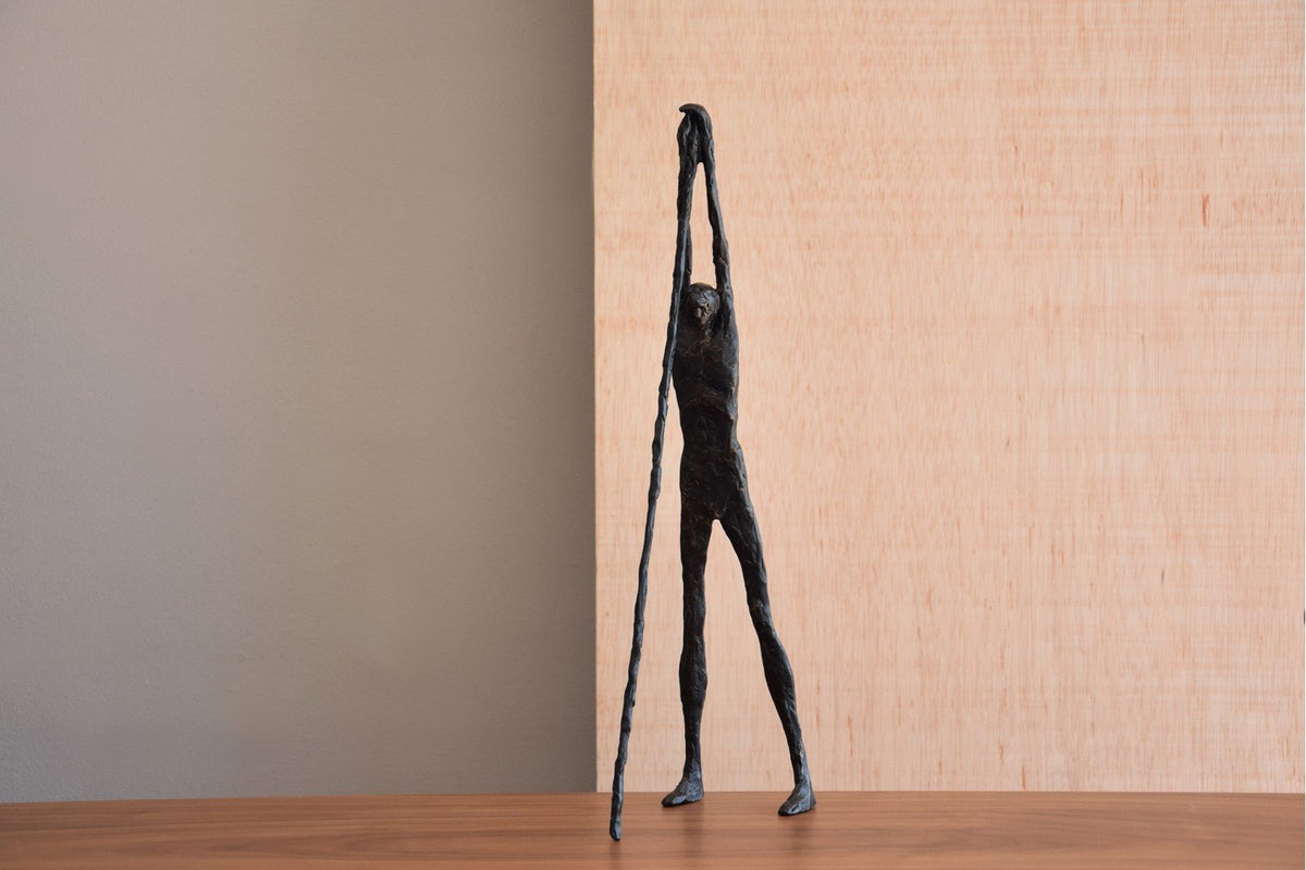 Escultura Hombre Pértiga - #pino_y_jacaranda#