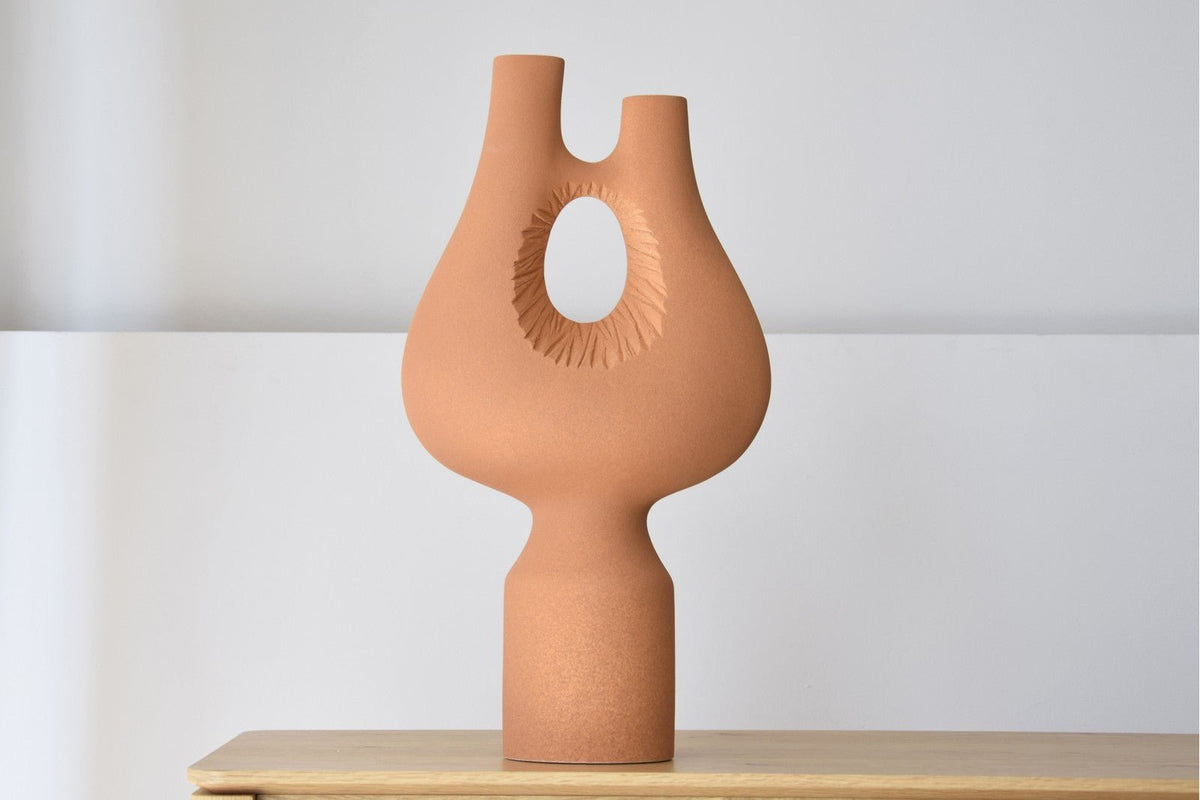 Figura Decorativa Ivette - #pino_y_jacaranda#