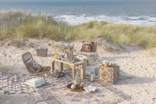 Summer, Beach and Nautical Motifs