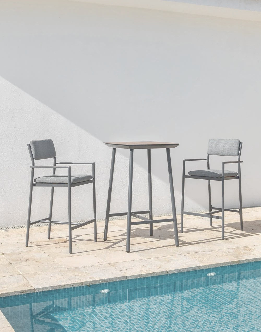 Taburetes de Exterior – Pino & Jacaranda