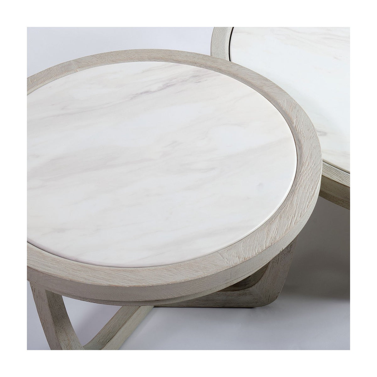 Mesa auxiliar redonda pequeña de roble blanco y piedra Monsanto