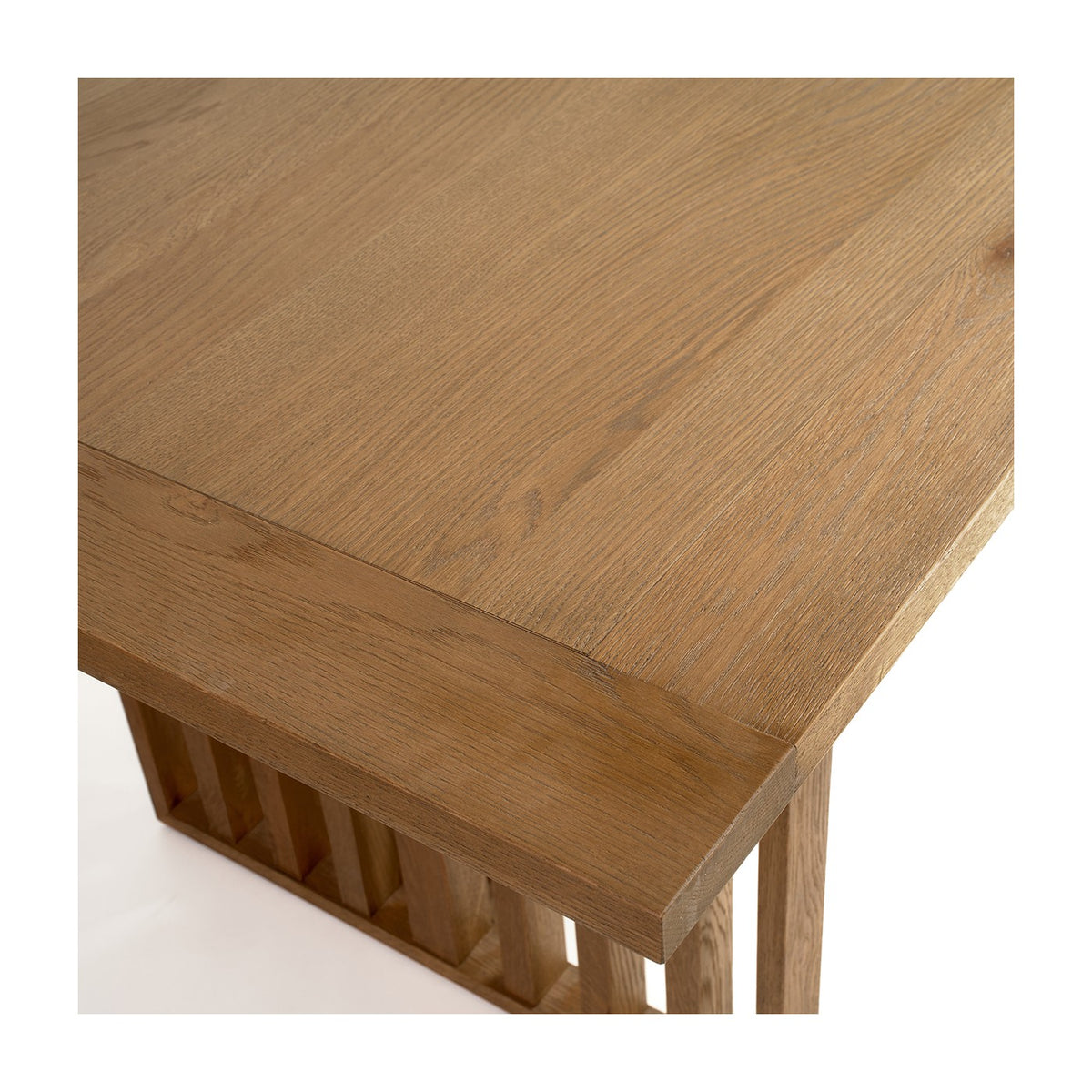 Mesa de comedor de roble natural con patas alistonadas Ortigia