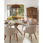 Silla tapizada beige piedra y madera natural Halki
