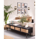 Mueble de TV de roble negro y ratán Sa Caleta