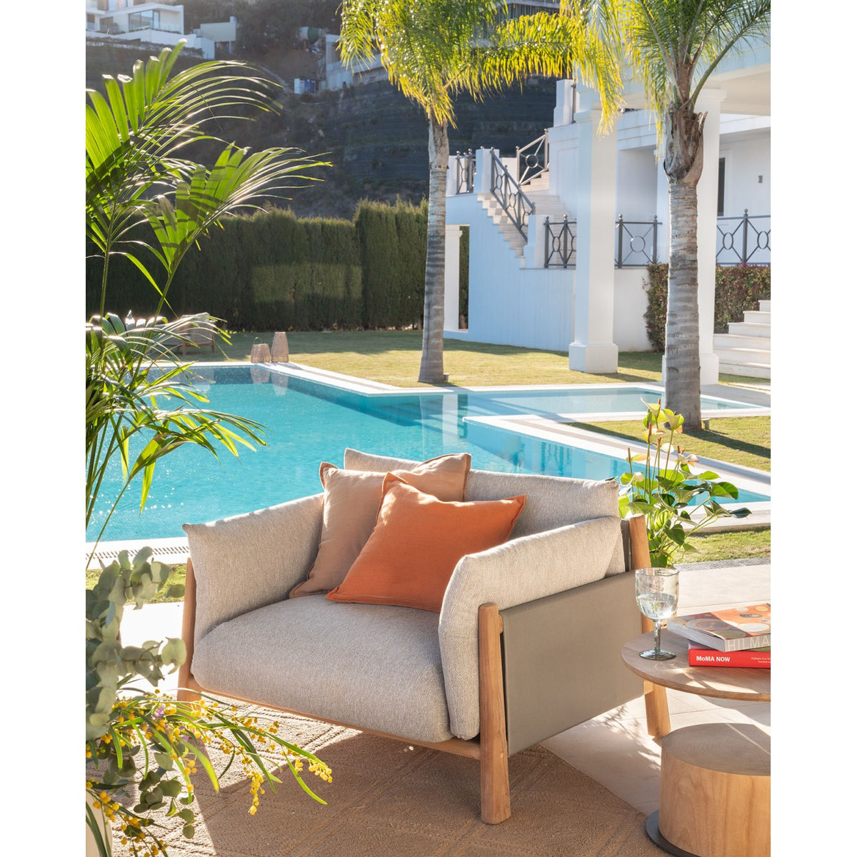 Sillón de exterior de teca y tapizado Bonifacio