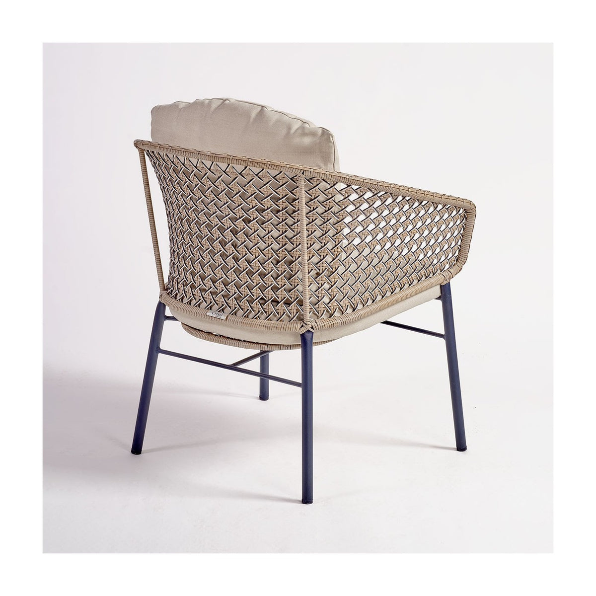 Sillón de exterior de metal y resina tiza Cala Nova