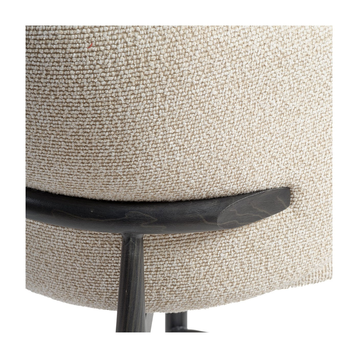Silla tapizada beige claro de respaldo envolvente Tamariu