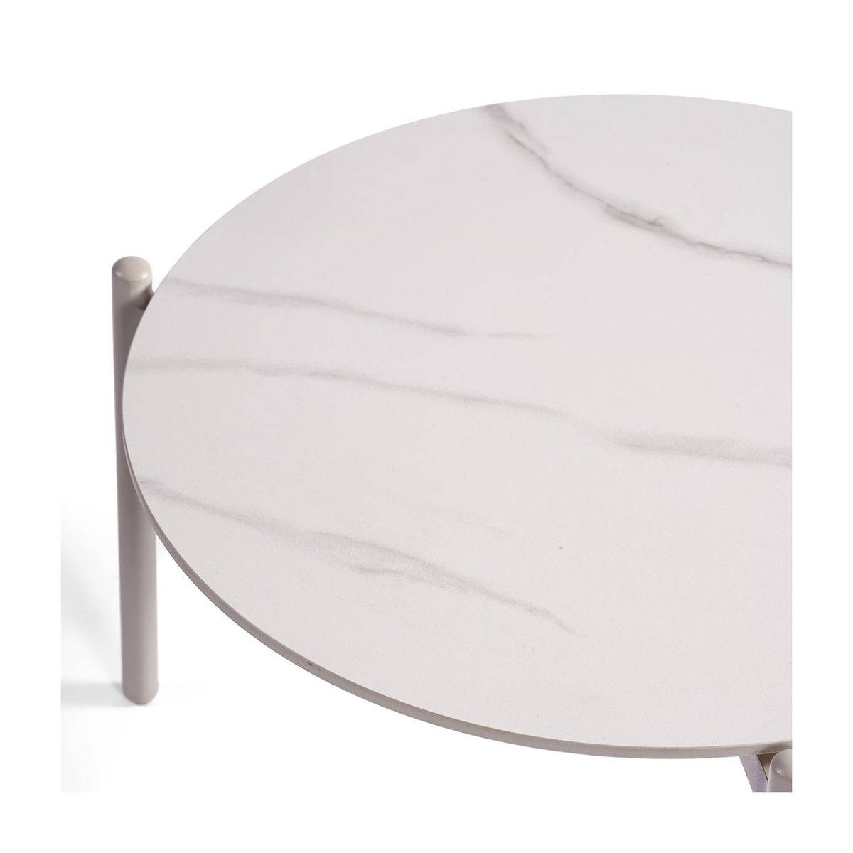 Mesa de centro redonda de aluminio y cerámica marmoleada Goult