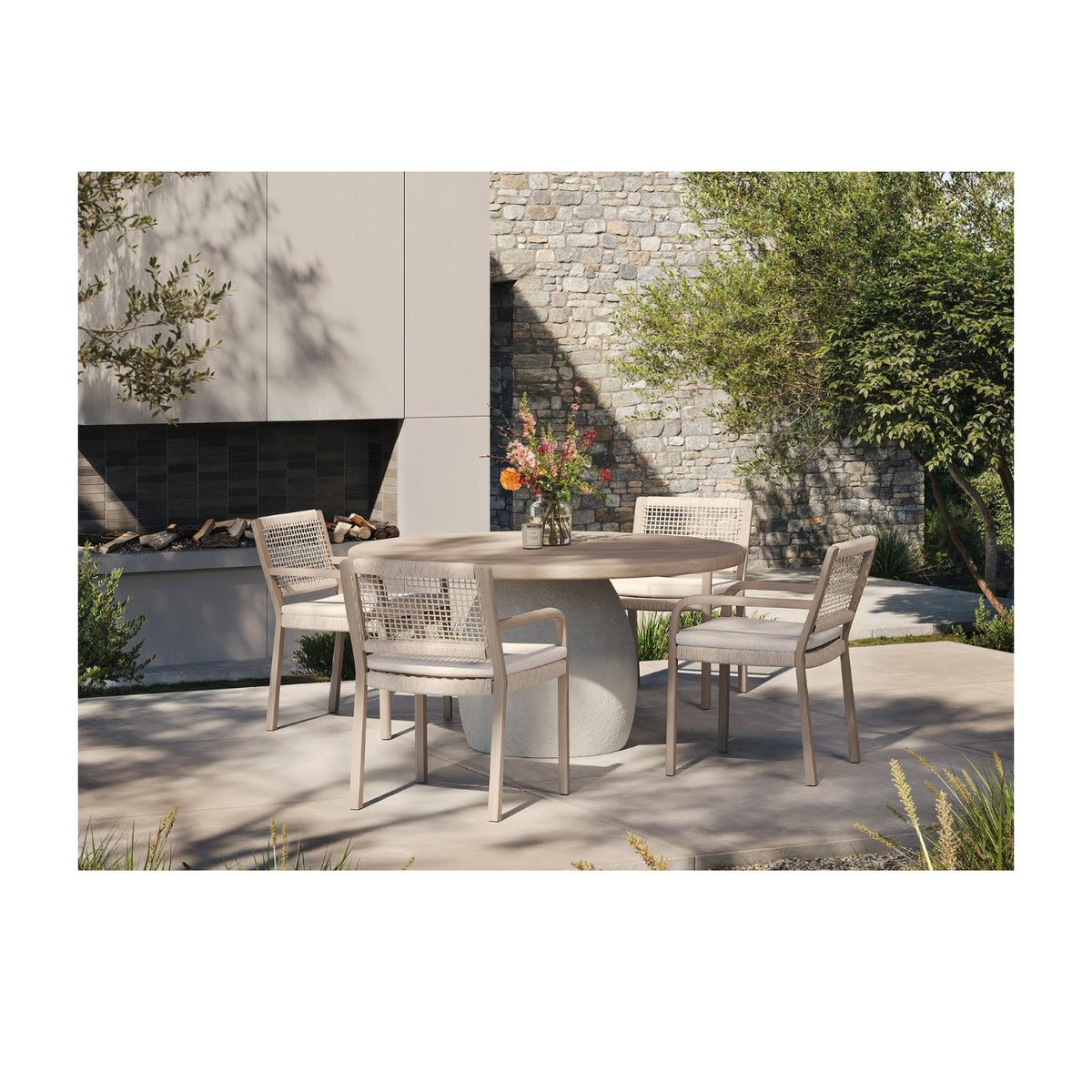 Mesa de comedor de teca grisácea y base cemento 150 Agulo