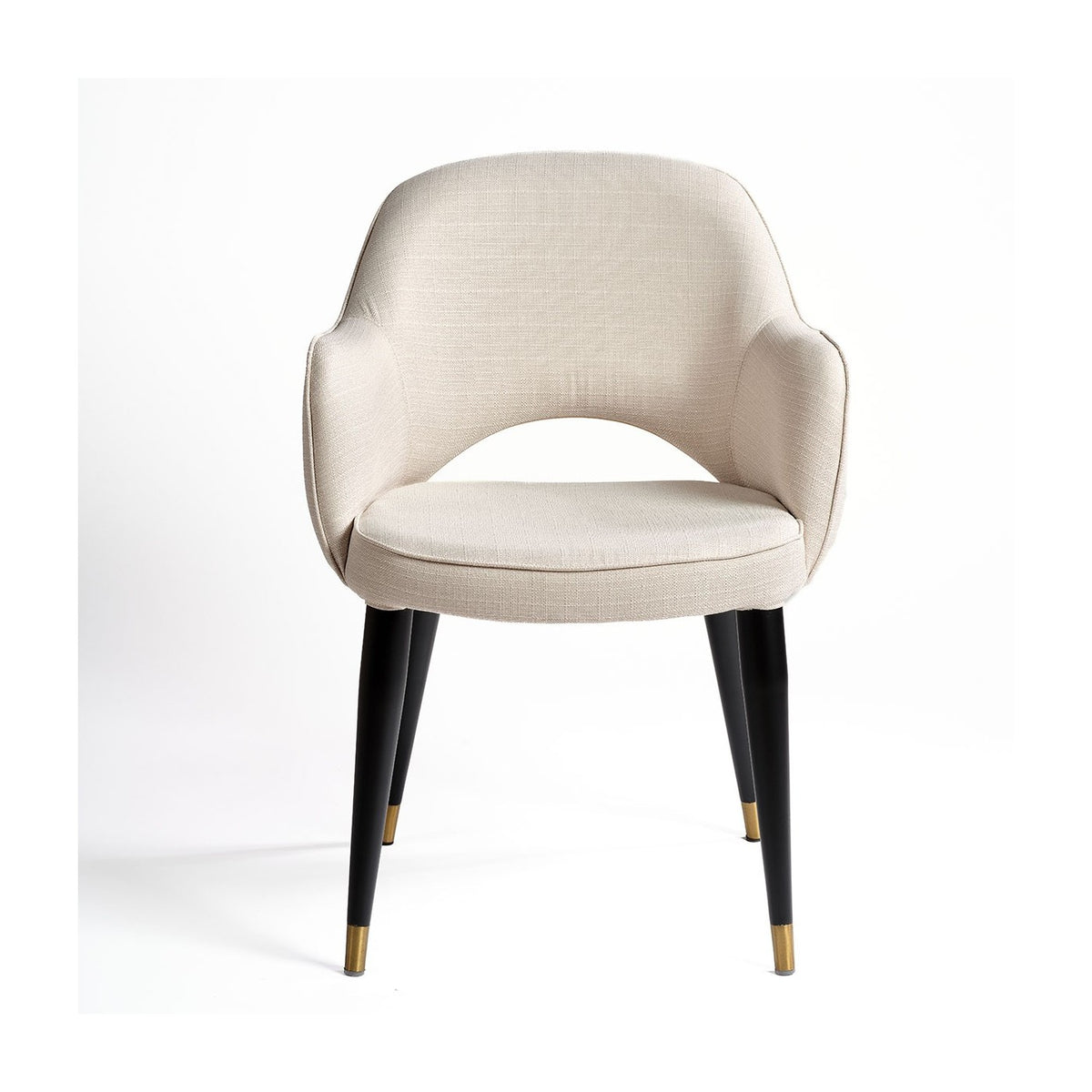 Sillón tapizado blanco roto con tapón dorado Funchal