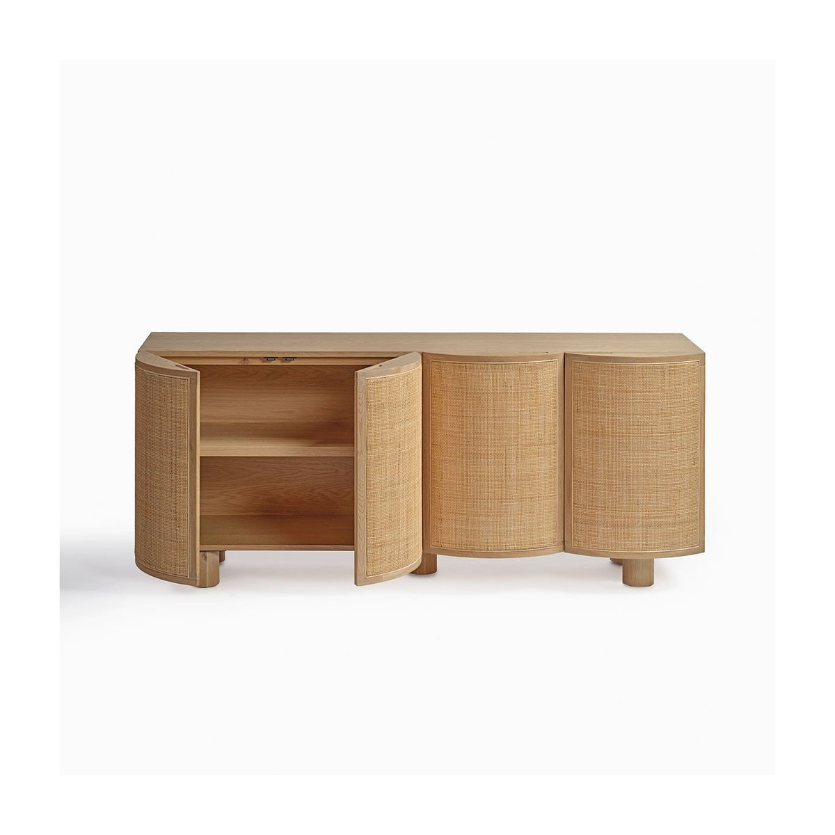 Aparador de roble claro con puertas curvas de ratán Grožnjan
