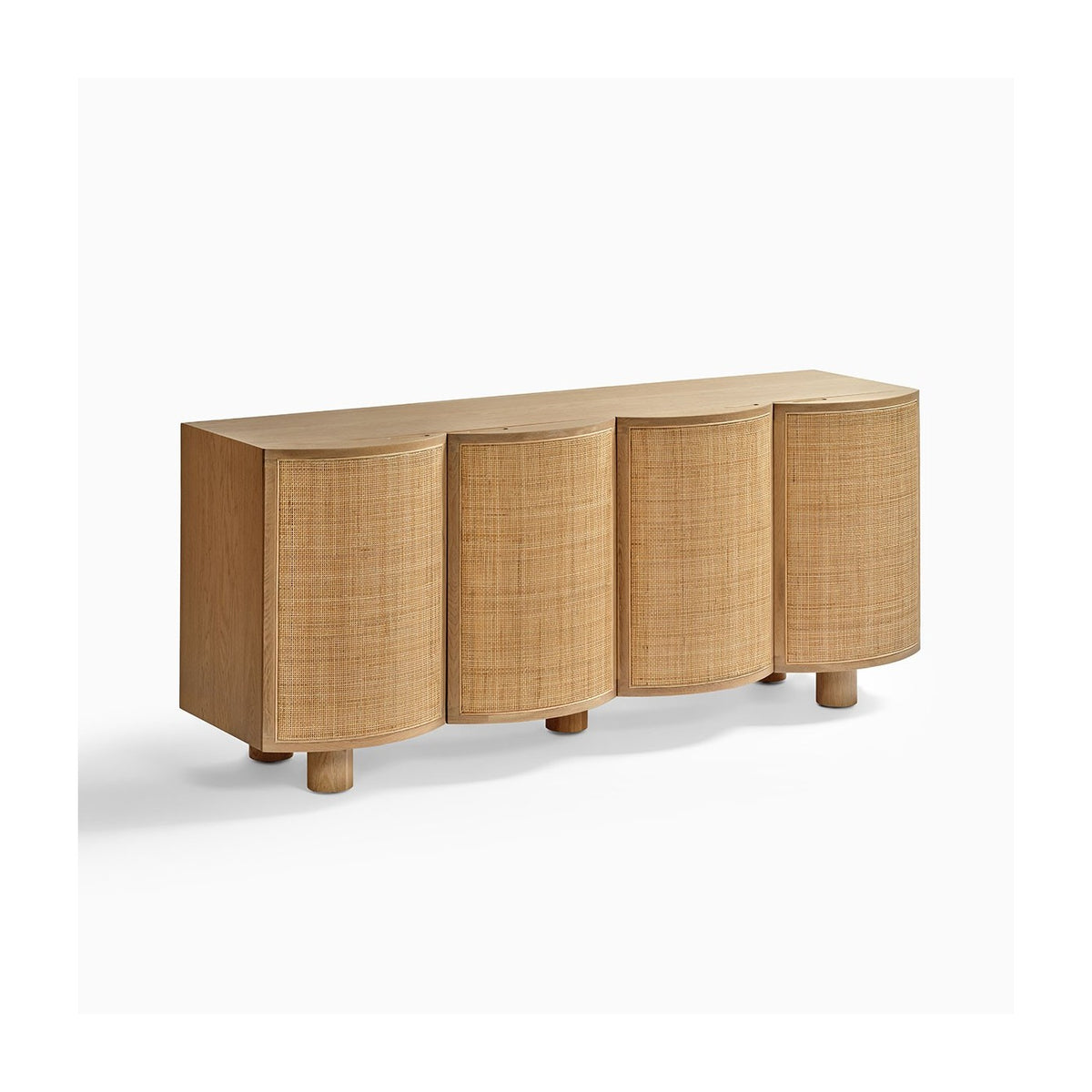 Aparador de roble claro con puertas curvas de ratán Grožnjan