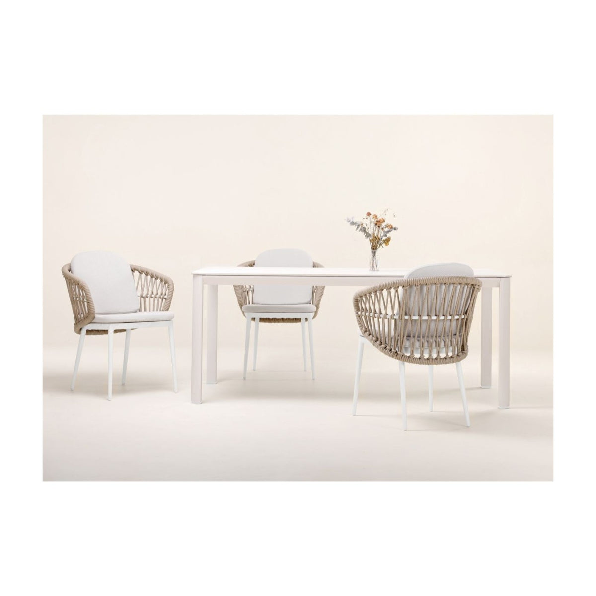 Sillón de comedor de exterior de aluminio blanco y cuerda Juan