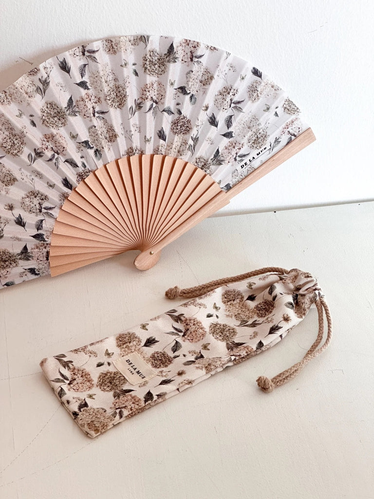 Abanico con Funda Floral - pino_y_jacaranda