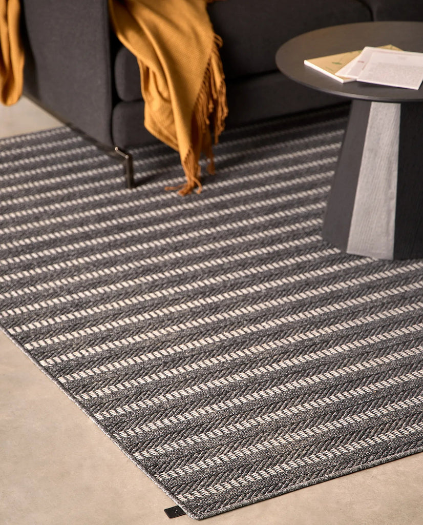 Alfombra de Interior y Exterior Maya Lineage Circular - pino_y_jacaranda