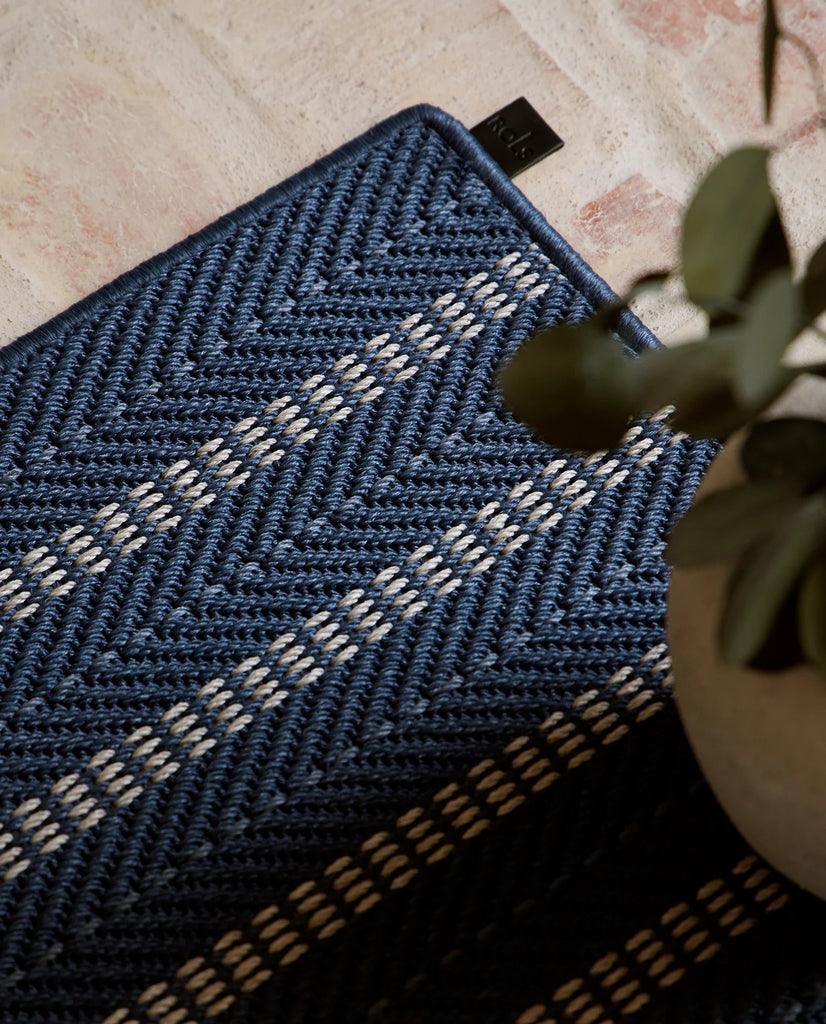 Alfombra de Interior y Exterior Maya Lineage Circular - pino_y_jacaranda