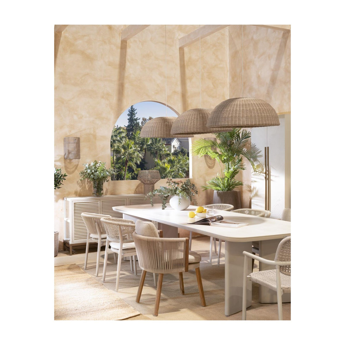 Mesa de comedor de exterior de aluminio y porcelánico 320 Muros