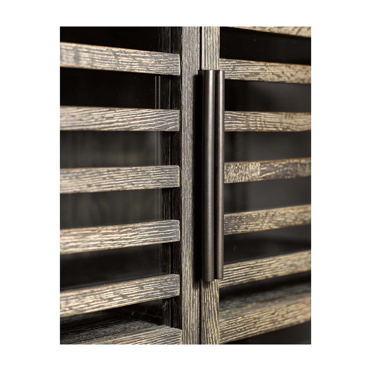 Armario de roble grisáceo con puertas de cristal Getares