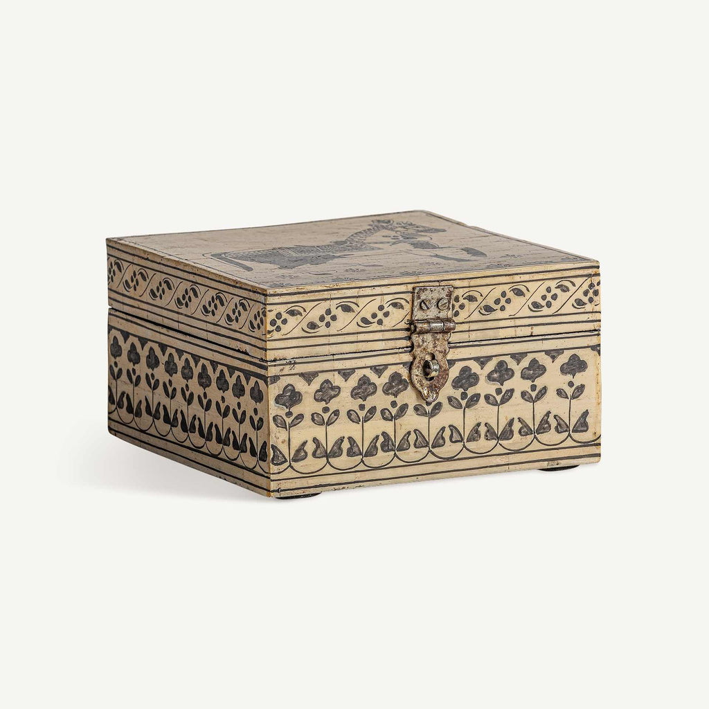 Caja Troya - pino_y_jacaranda