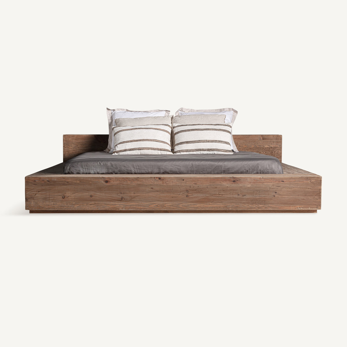Cama de madera de pino reciclado Orient