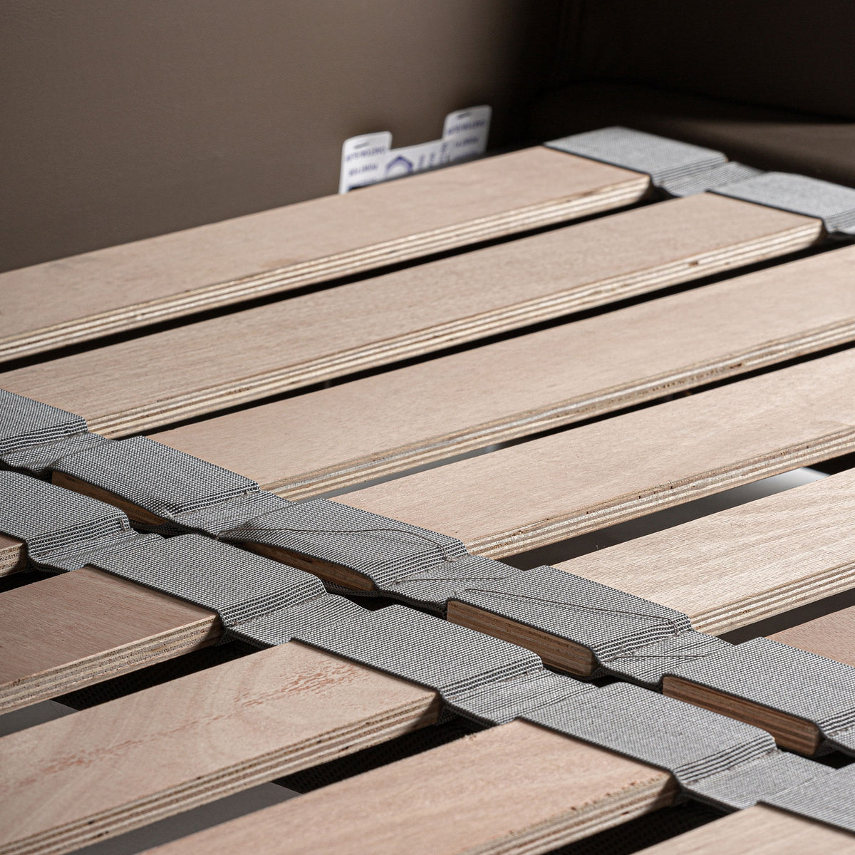Cama de piel marrón Biniparratx