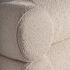 Cama de pino y bouclé Trebalúger