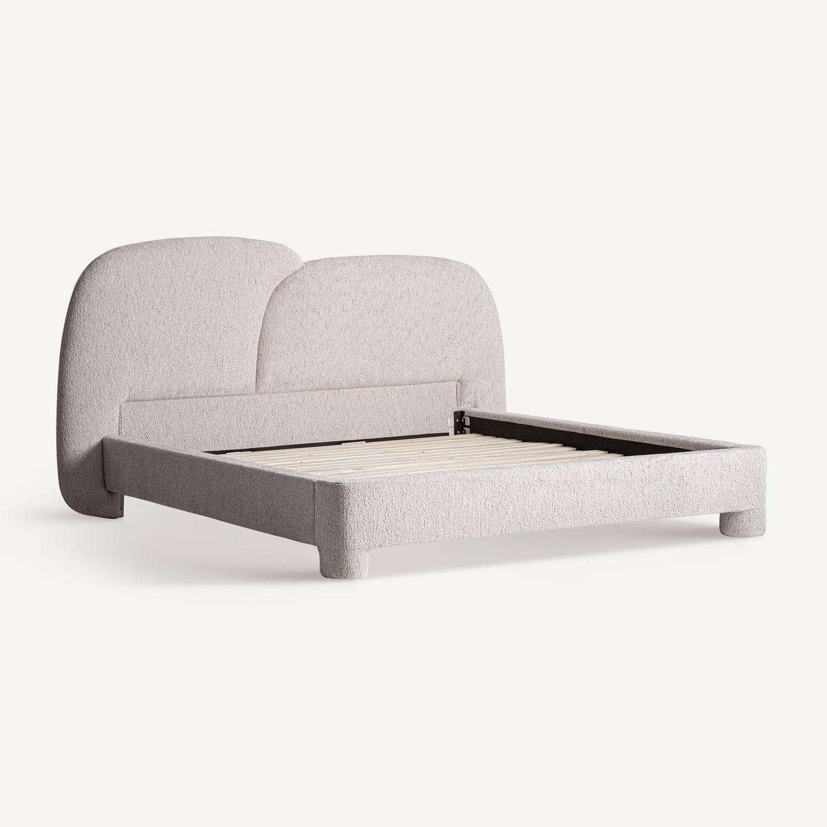 Cama tapizada beige Llucalcari