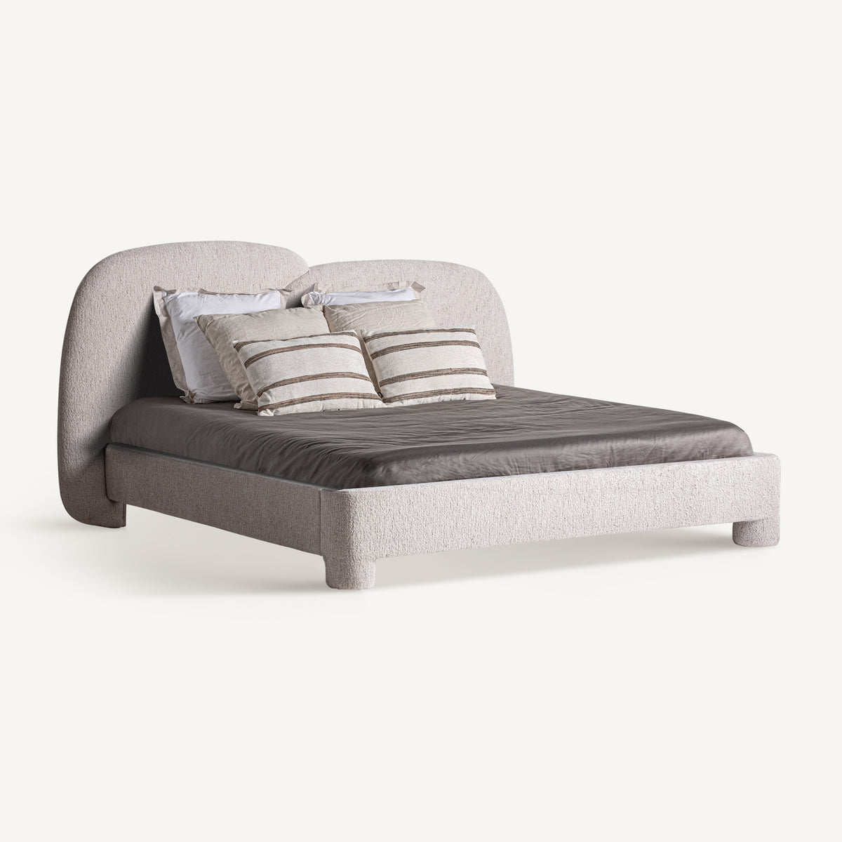Cama tapizada beige Llucalcari