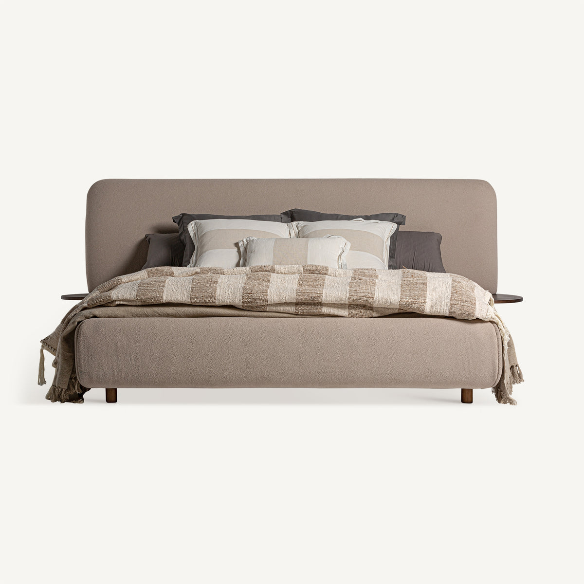 Cama tapizada en lino Morell