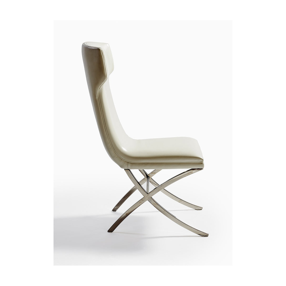 Silla de acero tapizada blanca Gaucín