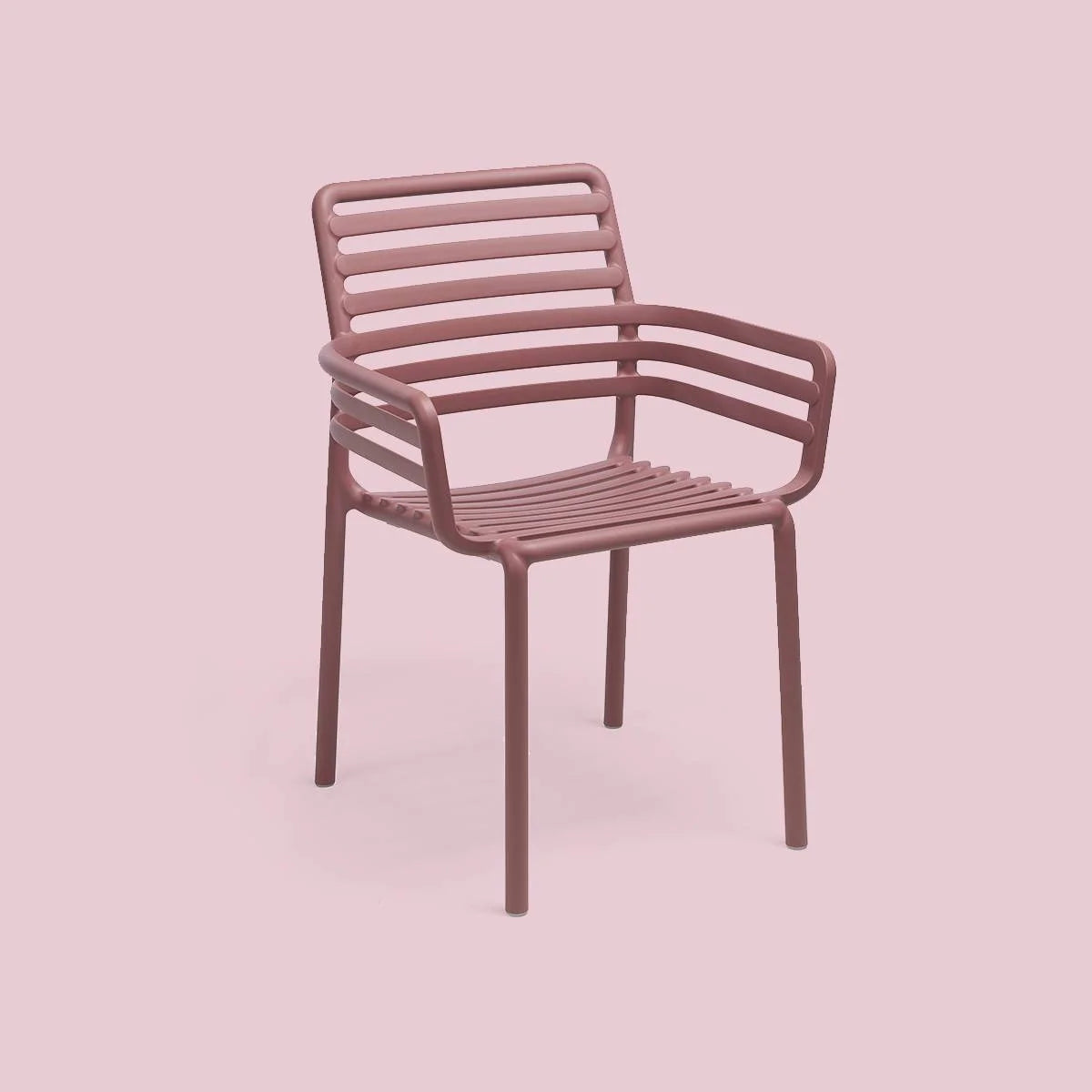 Sillón apilable de resina Doga Nardi